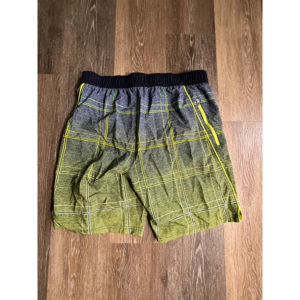 ZeroXposur Swim Trunks Mens Medium Green Excellent Ombre Plaid Board Shorts